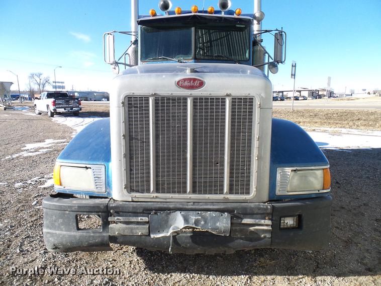 image for item DD5980 1998 Peterbilt 377 semi truck