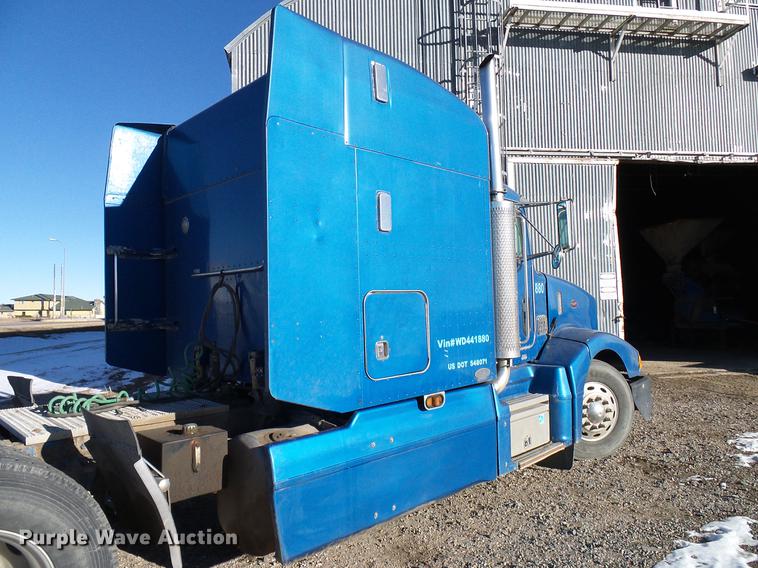 image for item DD5980 1998 Peterbilt 377 semi truck