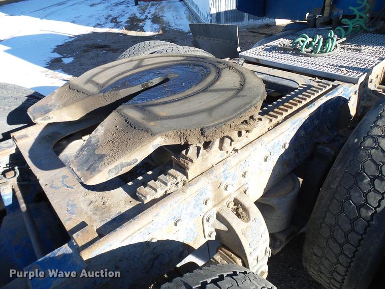 image for item DD5980 1998 Peterbilt 377 semi truck