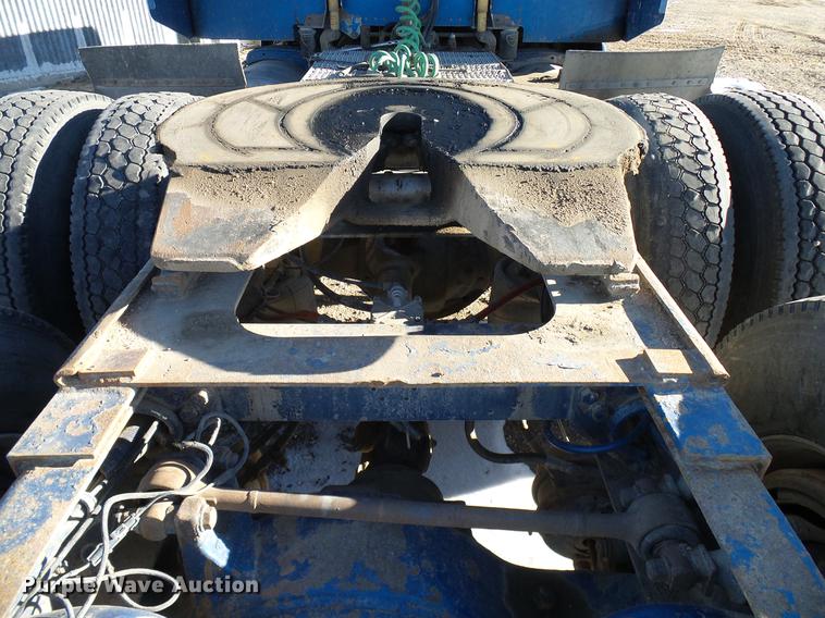 image for item DD5980 1998 Peterbilt 377 semi truck