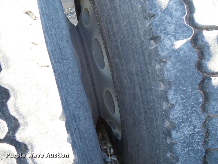 image for item DD5980 1998 Peterbilt 377 semi truck