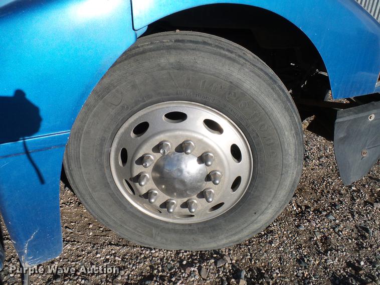 image for item DD5980 1998 Peterbilt 377 semi truck