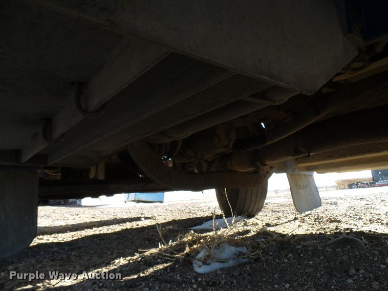 image for item DD5980 1998 Peterbilt 377 semi truck