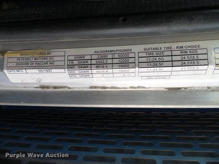 image for item DD5980 1998 Peterbilt 377 semi truck