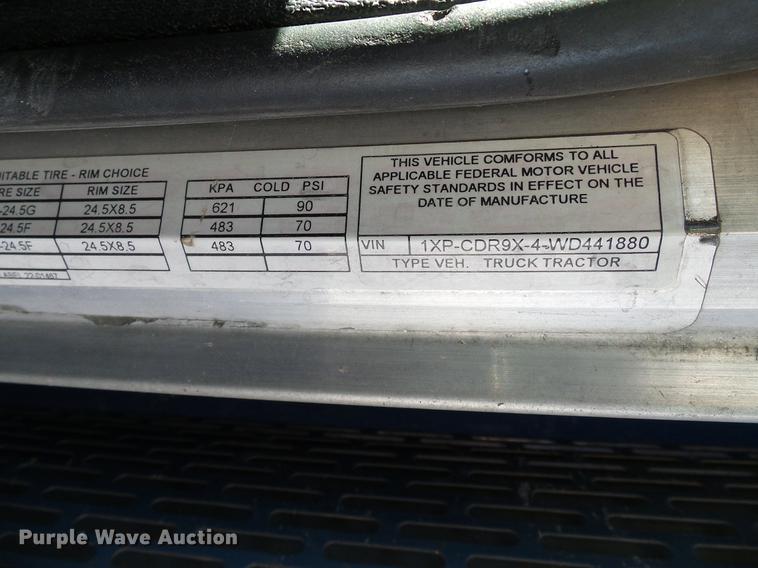 image for item DD5980 1998 Peterbilt 377 semi truck