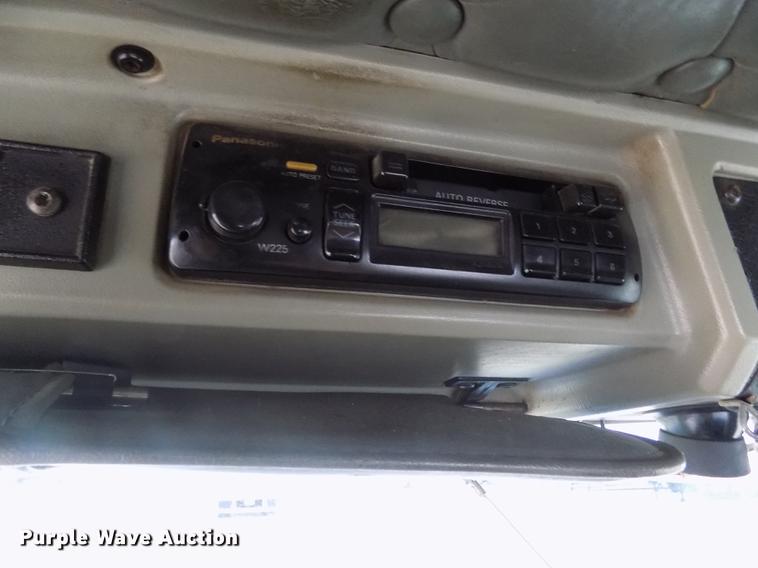 image for item DE0430 1995 Kenworth T600 semi truck