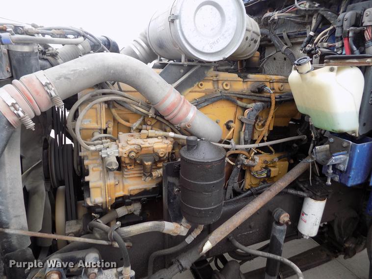 image for item DE0430 1995 Kenworth T600 semi truck