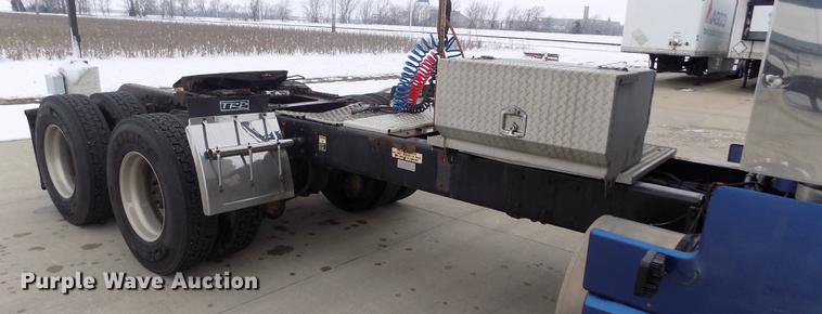 image for item DE0430 1995 Kenworth T600 semi truck