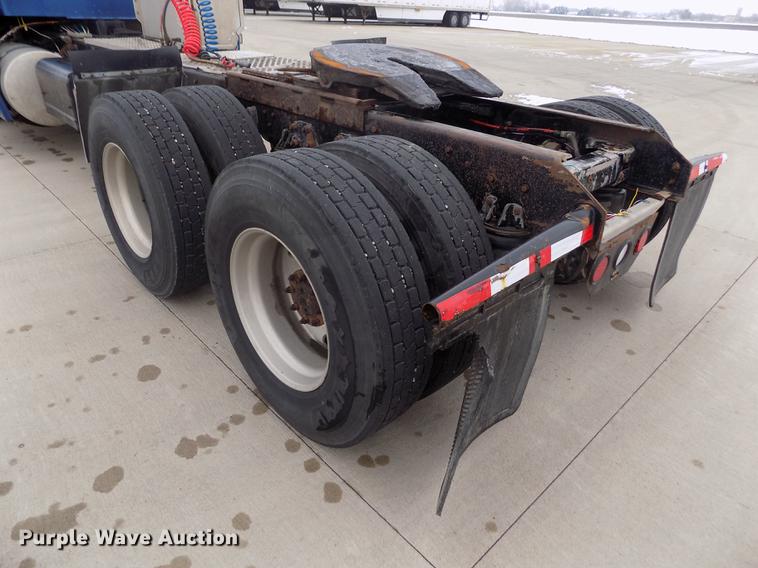 image for item DE0430 1995 Kenworth T600 semi truck