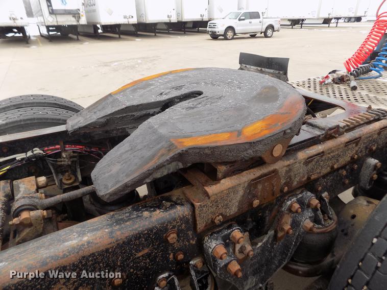 image for item DE0430 1995 Kenworth T600 semi truck