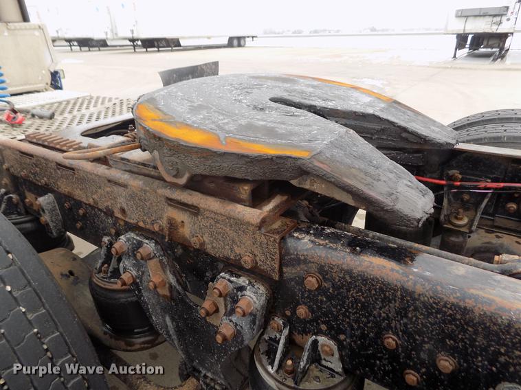 image for item DE0430 1995 Kenworth T600 semi truck