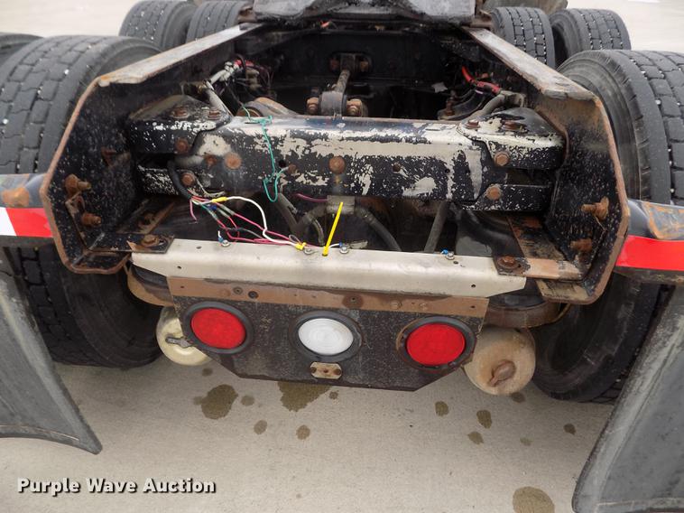 image for item DE0430 1995 Kenworth T600 semi truck