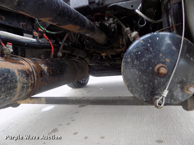 image for item DE0430 1995 Kenworth T600 semi truck