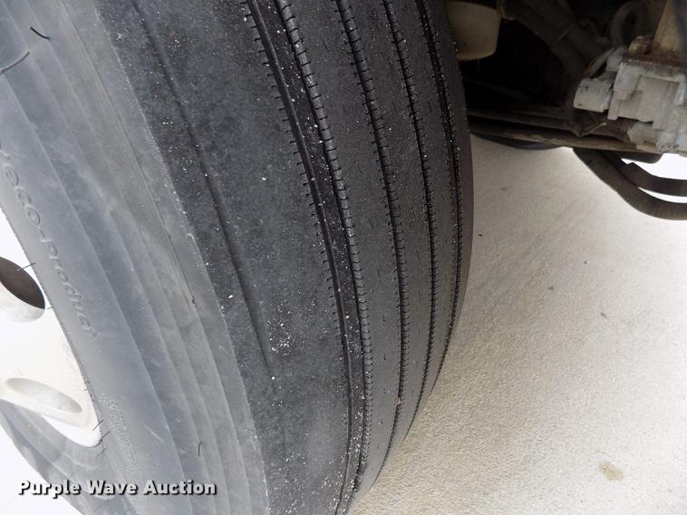 image for item DE0430 1995 Kenworth T600 semi truck