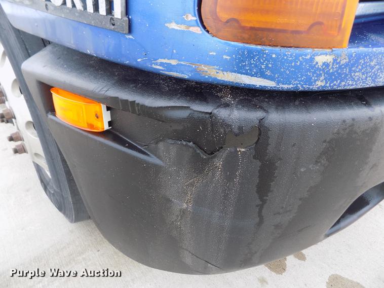 image for item DE0430 1995 Kenworth T600 semi truck