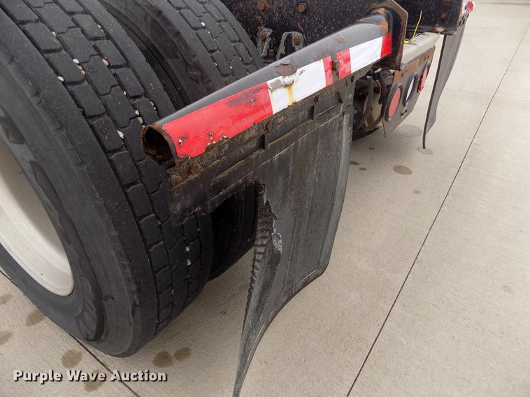 image for item DE0430 1995 Kenworth T600 semi truck