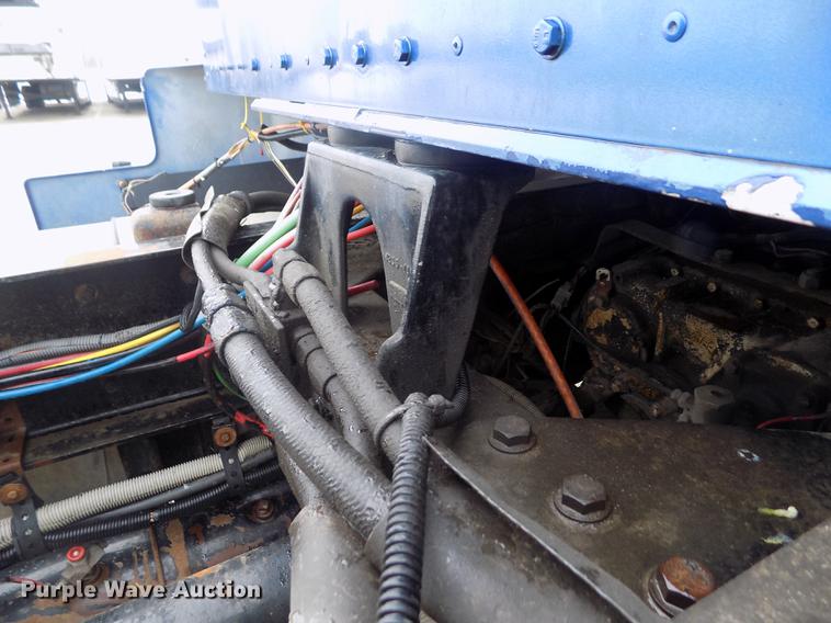 image for item DE0430 1995 Kenworth T600 semi truck