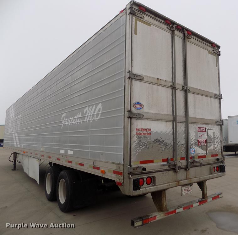 image for item DE0431 1999 Utility Trailers VS2R refrigerated van trailer