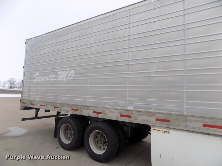 image for item DE0431 1999 Utility Trailers VS2R refrigerated van trailer