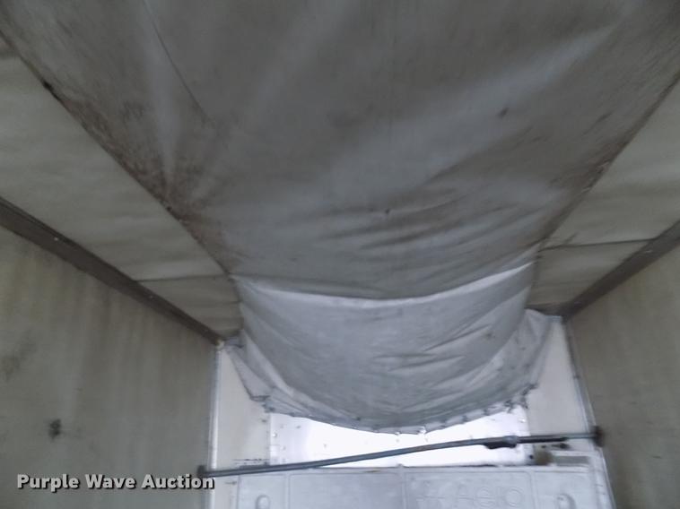 image for item DE0431 1999 Utility Trailers VS2R refrigerated van trailer