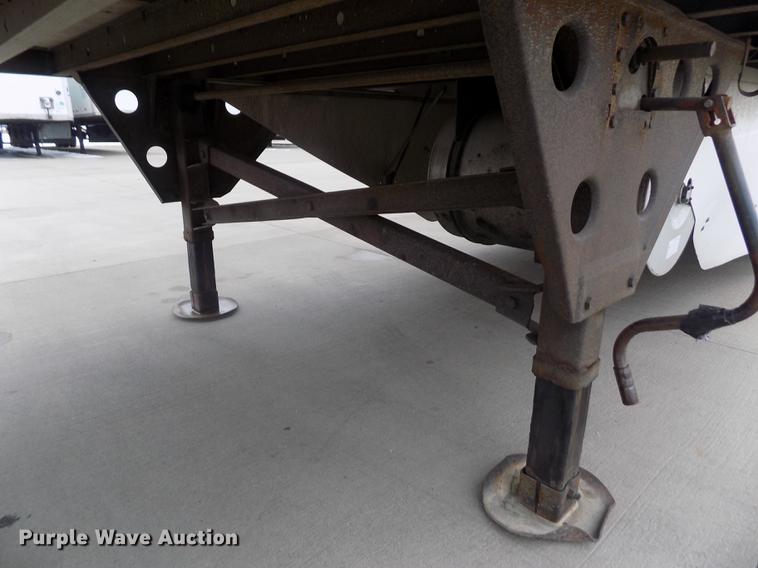 image for item DE0431 1999 Utility Trailers VS2R refrigerated van trailer