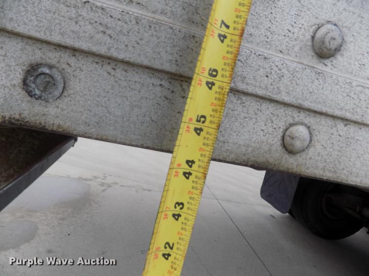 image for item DE0431 1999 Utility Trailers VS2R refrigerated van trailer