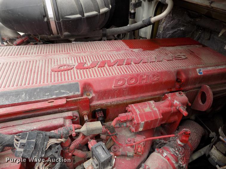 image for item DE0432 2008 Volvo VNL semi truck