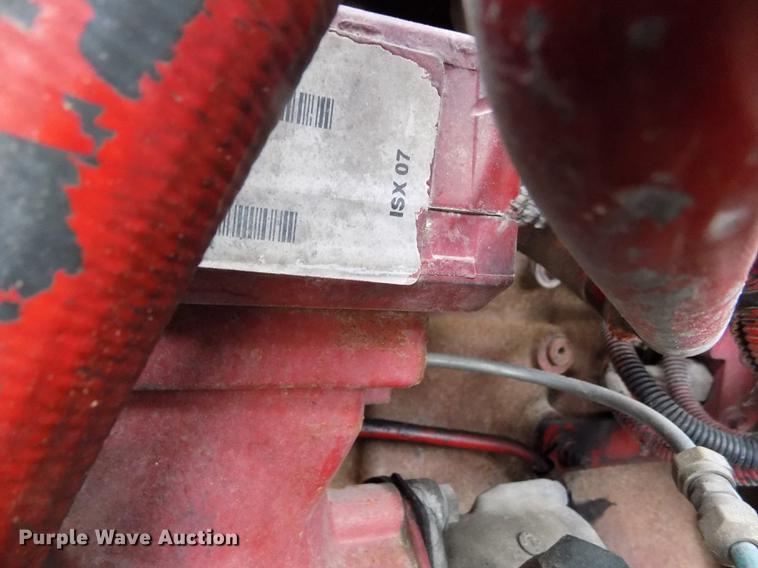 image for item DE0432 2008 Volvo VNL semi truck