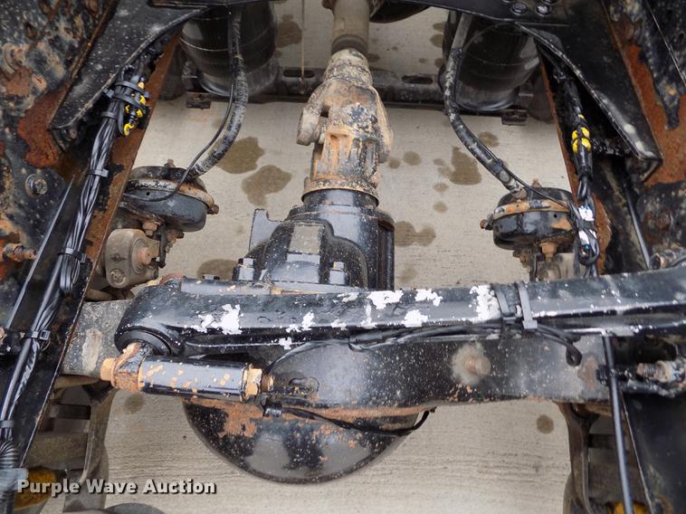 image for item DE0432 2008 Volvo VNL semi truck