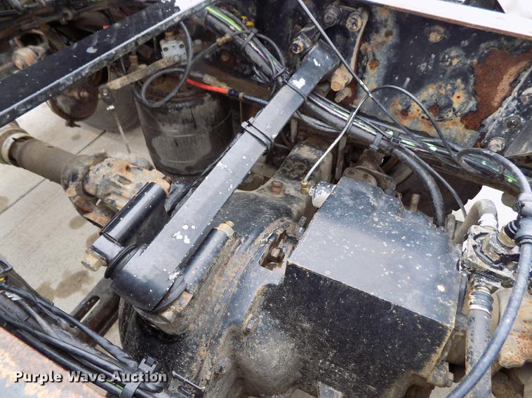 image for item DE0432 2008 Volvo VNL semi truck