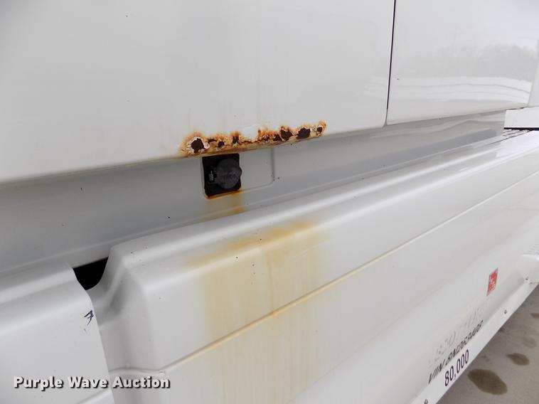 image for item DE0432 2008 Volvo VNL semi truck