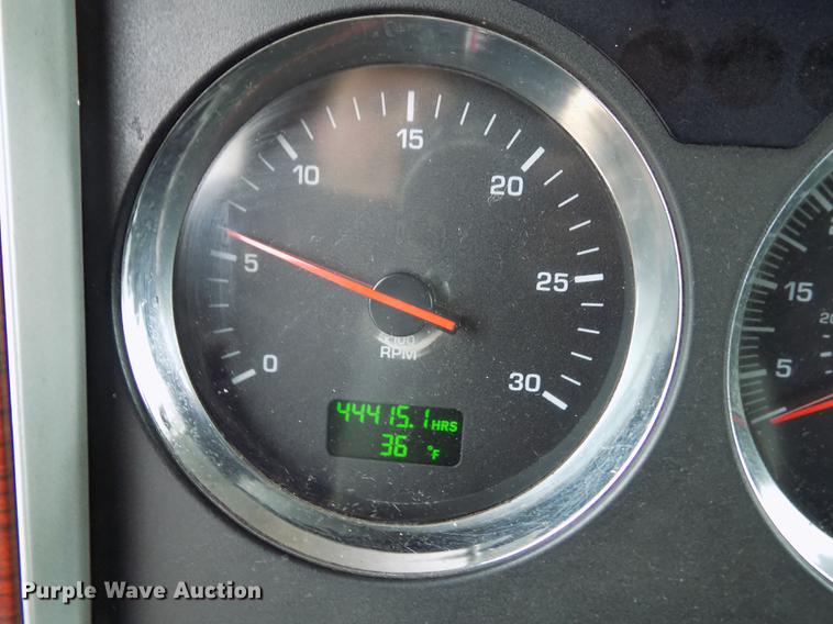 image for item DE0436 2007 Kenworth T600 semi truck