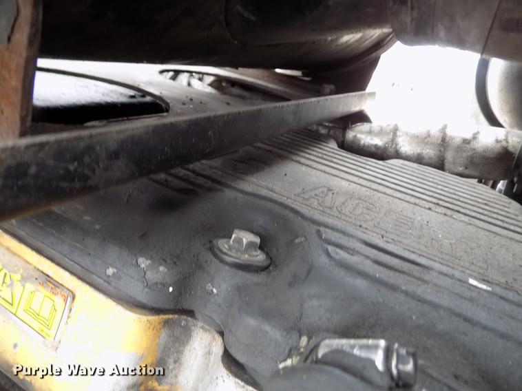 image for item DE0436 2007 Kenworth T600 semi truck