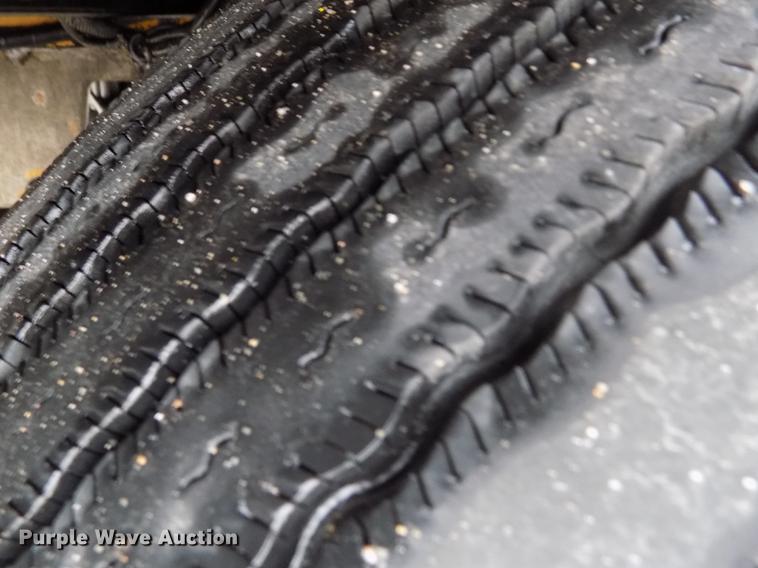 image for item DE0436 2007 Kenworth T600 semi truck