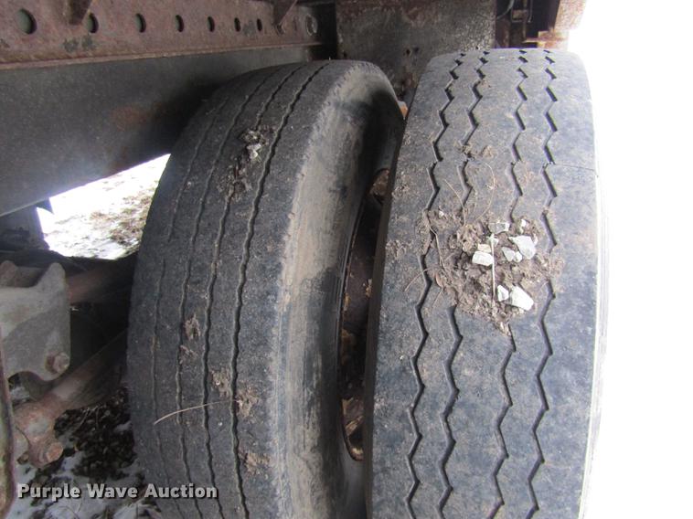 image for item DE5975 2007 Wabash dry van trailer