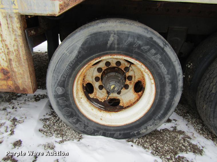 image for item DE5975 2007 Wabash dry van trailer