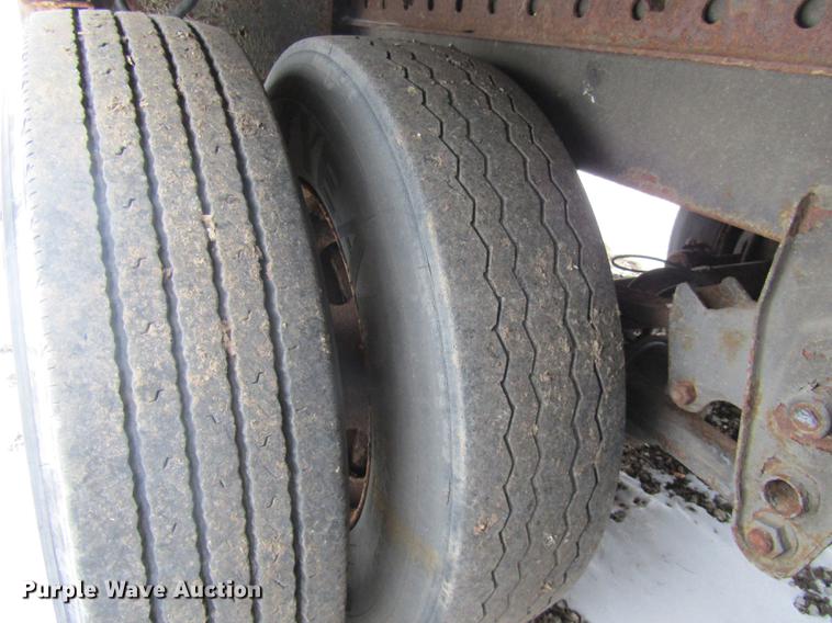 image for item DE5975 2007 Wabash dry van trailer