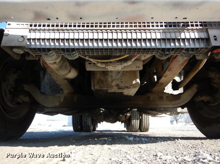 image for item DE6000 2005 Freightliner Business Class M2 semi truck