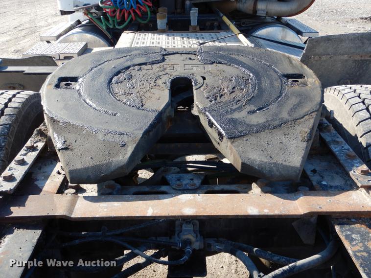 image for item DE6000 2005 Freightliner Business Class M2 semi truck