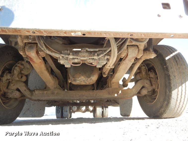 image for item DE6001 1998 International 9200 semi truck