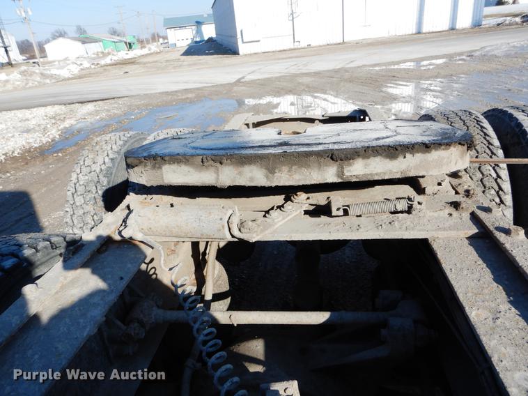 image for item DE6001 1998 International 9200 semi truck