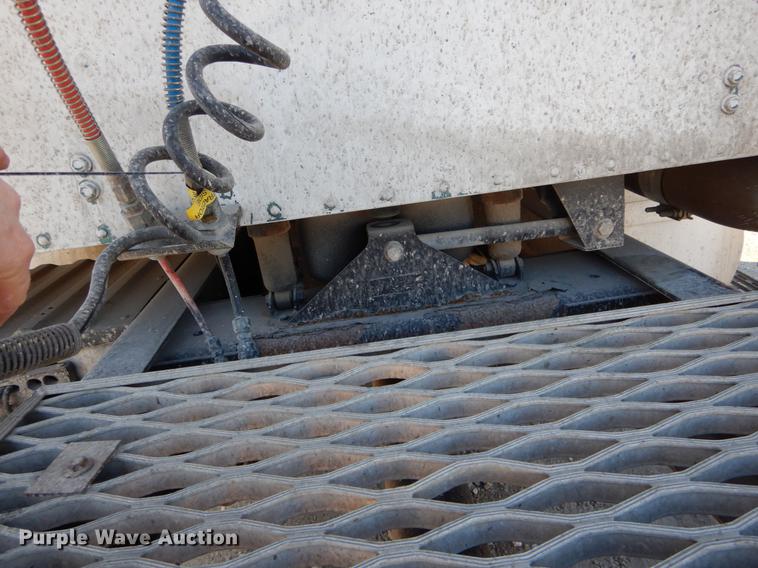 image for item DE6001 1998 International 9200 semi truck