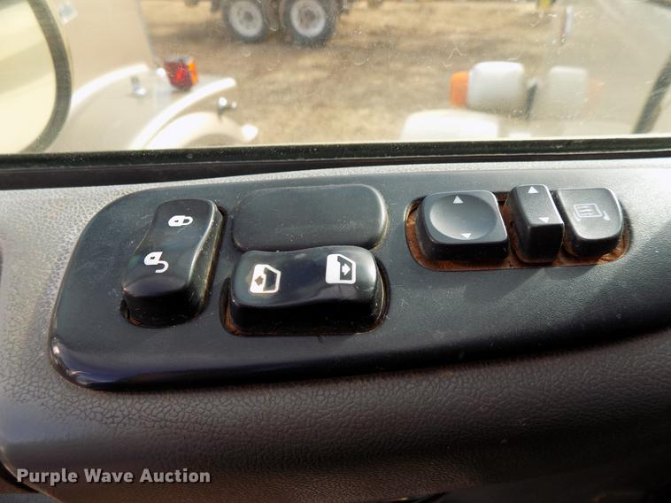 image for item DG3329 2013 Peterbilt 367 semi truck