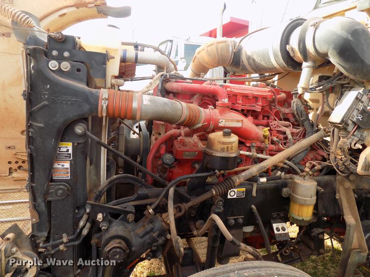 image for item DG3329 2013 Peterbilt 367 semi truck