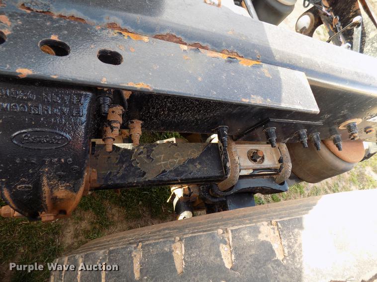 image for item DG3329 2013 Peterbilt 367 semi truck