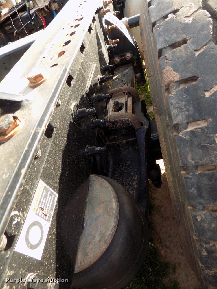 image for item DG3329 2013 Peterbilt 367 semi truck