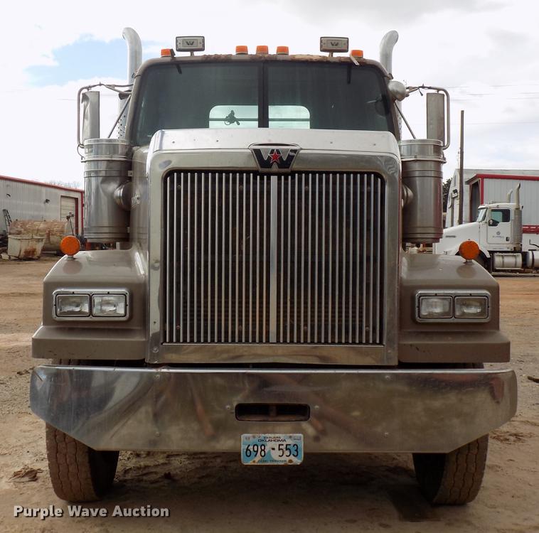 image for item DG3330 2012 Western Star 4900FA semi truck