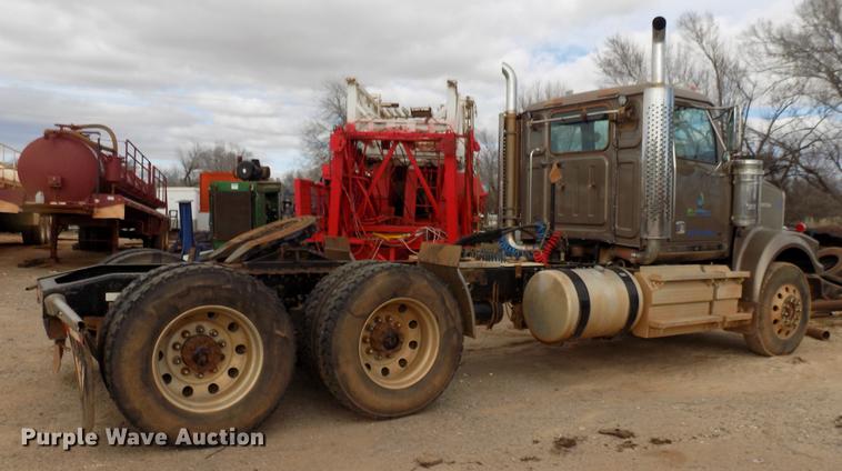 image for item DG3330 2012 Western Star 4900FA semi truck