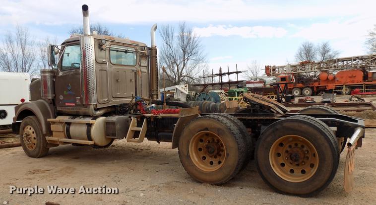 image for item DG3330 2012 Western Star 4900FA semi truck