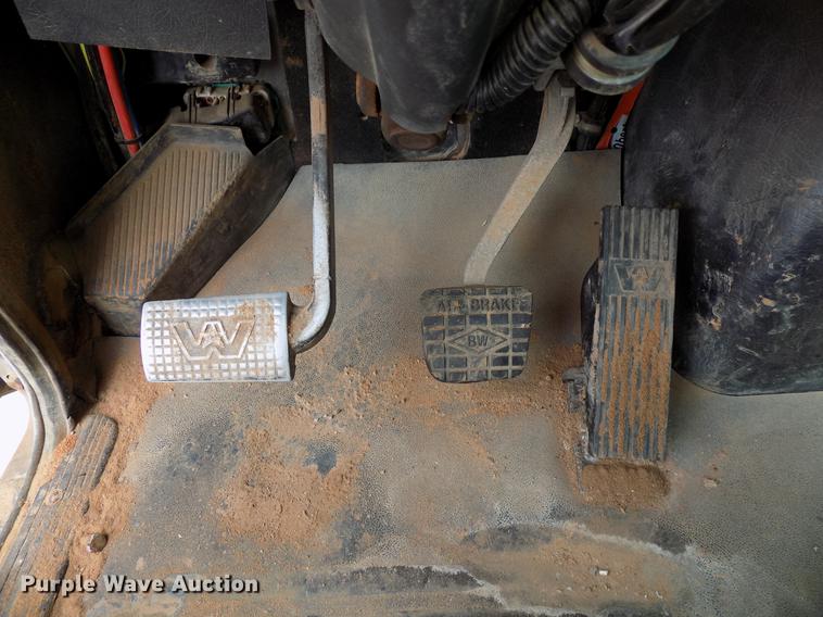 image for item DG3330 2012 Western Star 4900FA semi truck